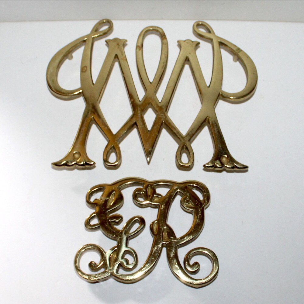Lot 2 Virginia Metalcrafters brass trivet Williamsburg King George William Mary